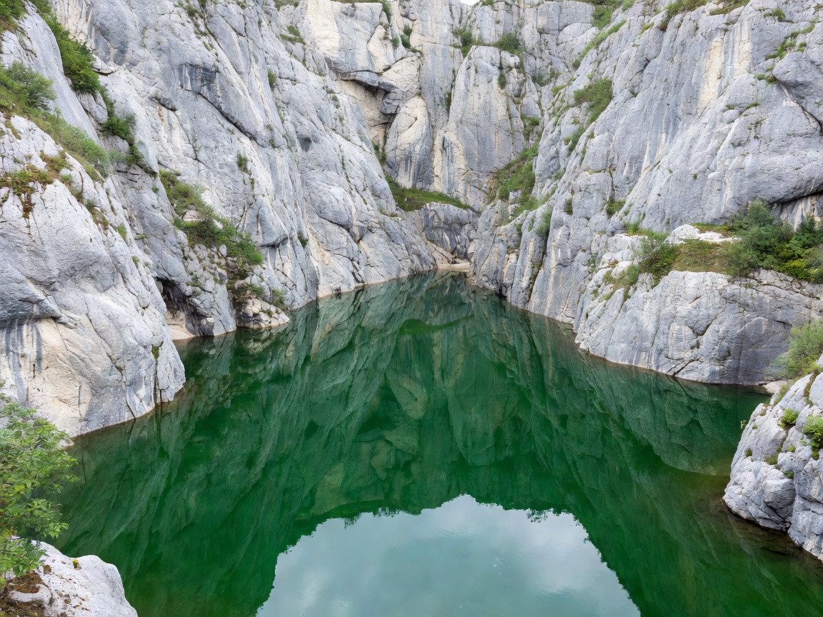 Dalhalla limestone quarry natural amphitheater with emerald green water